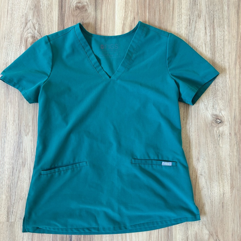 Figs Women's Casma Three-Pocket Scrub Top